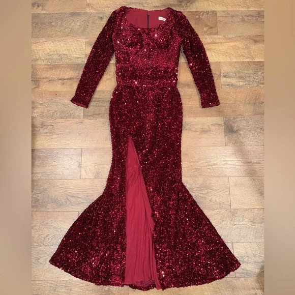 Portia and Scarlett STUNNING Deep Red Sequin Long Sleeve Dress